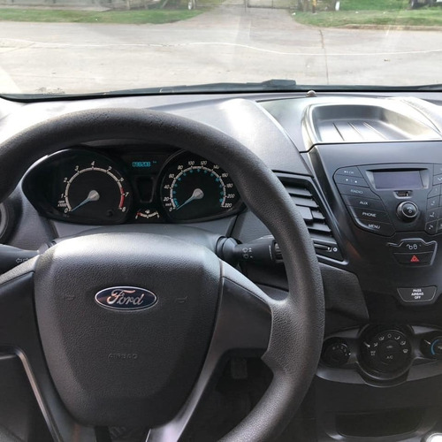 Ford Fiesta Kinetic Design 1.6 Sedan S 120cv 2014