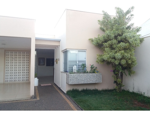 Casa Com 4 Quartos, Aquecedor Água E Energia Solar Incluso.