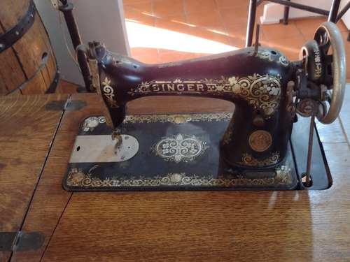 Maquina De Coser Singer Con Mesa