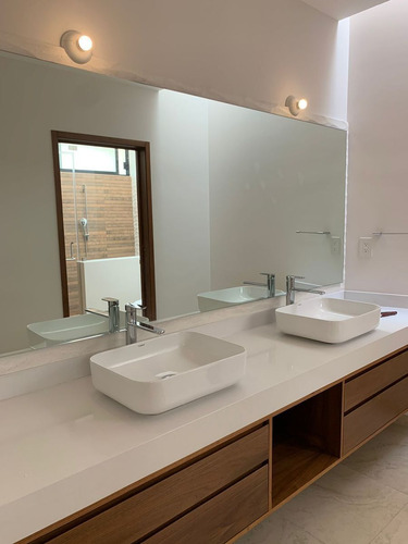 Se Vende Casa En La Condesa Juriquilla, Estudio O 5ta Recamara En Pb, Roof G