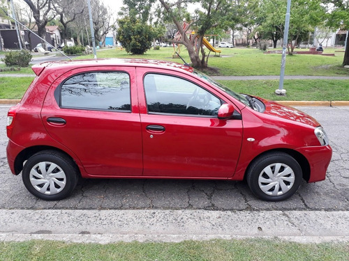 Toyota Etios 5p 2016 Caja De 6ta