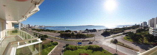 Apartamento En Venta De 3 Dormitorios En Playa Mansa