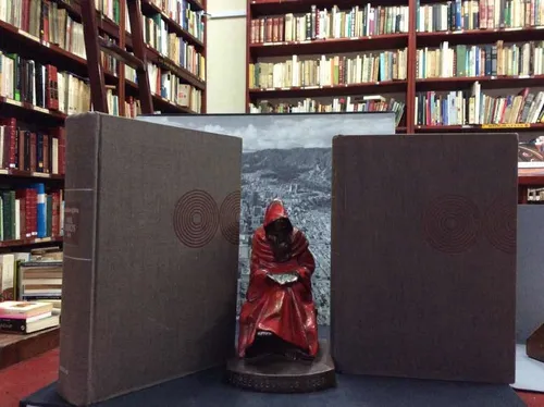 Mil Libros Por Luis Nueda - Dos Tomos - Aguilar (Usado)