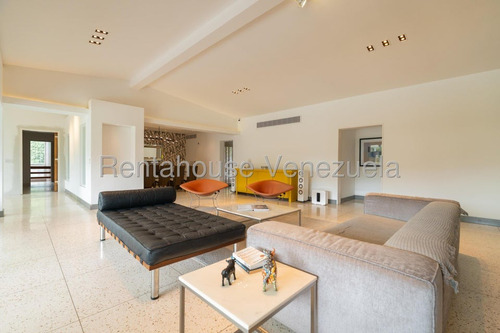 Se Ofrece En Venta Espectacular Y Hermosa Casa Quinta Ubicada En Los Geranios En El Hatillo