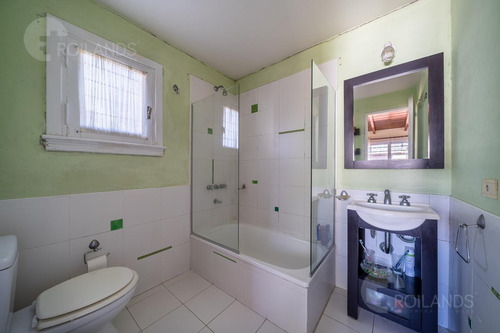 Venta Casa 6 Ambientes Con Pileta, Quincho Y Cochera En Olivos, Acepta Permuta