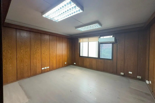 Oficina De 228 M² En El Corazón De Santiago