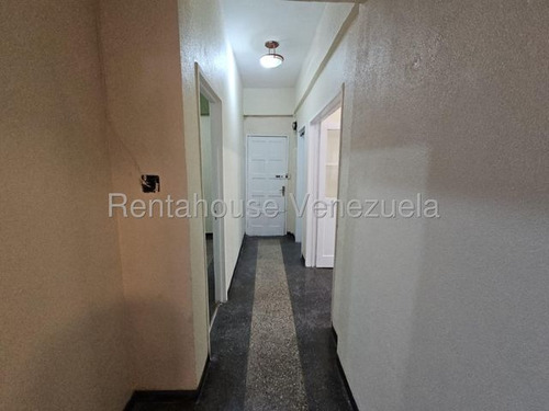 Apartamento En Venta Sabana Grande Agua Constante