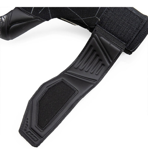Imagen 4 de 7 de Guante De Portero Rinat Xtreme Guard Superior Negro