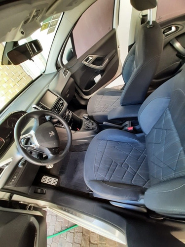Imagen 5 de 10 de Peugeot 208 2014 1.6 Feline