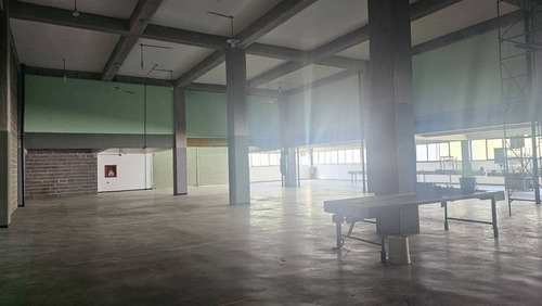 Galpon - Edificio Industrial - Zona Ind Del Este (1.022,28m²)