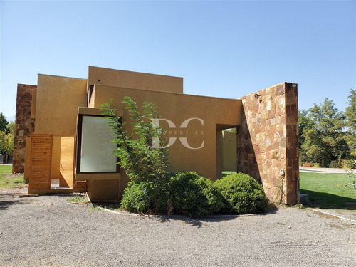 Casa En Venta De 5 Dorm. En Colina Chicureo, Las Brisas