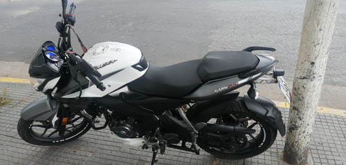 Bajaj Rouser 200 Ns