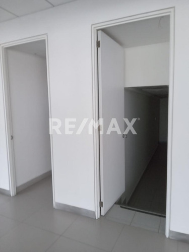 Local Comercial En Calzada Ermita Iztapalapa