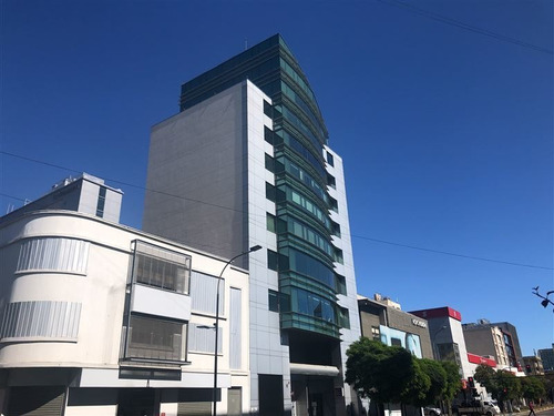 Imagen 1 de 15 de Oficina En Venta De 1 Privado En Concepción