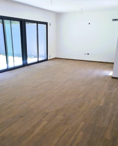 Hermosa Casa 2 Dorm. Zona Sur.