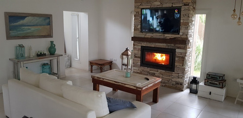 Casa En Costa Esmeralda 4 Hab, 3 Baños Y Pileta