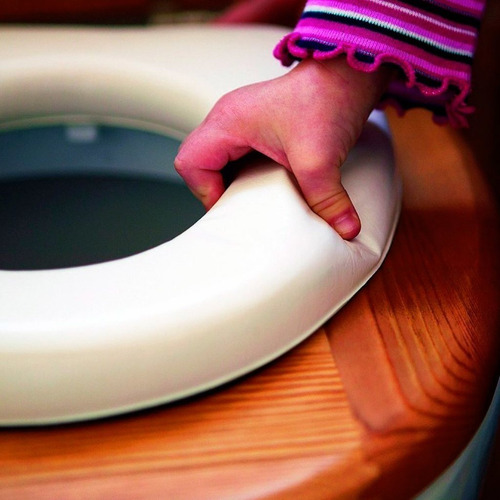 Imagen 3 de 6 de Reductor Inodoro Soft Acolchonado Plegable Baby Innovation