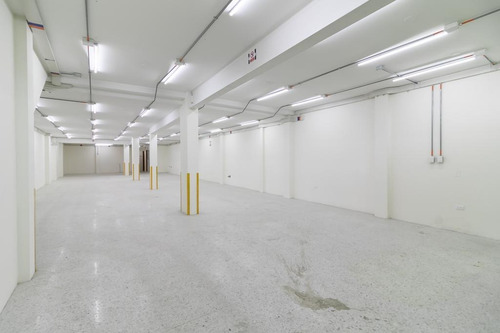Imagen 1 de 17 de Bodega En Arriendo En Bogota El Toberín