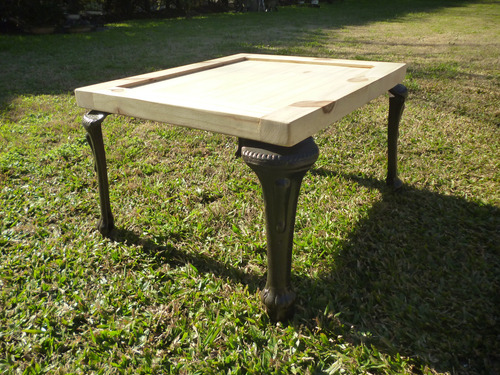 Mesa Ratona Madera Con Patas De Hierro Antiguas