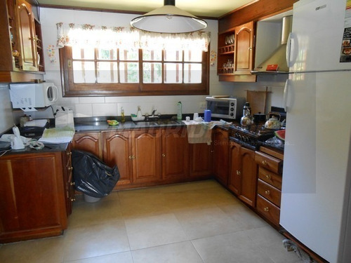 Imagen 12 de 30 de Imponente Mansion En Exclusiva Zona De Bosque - B5
