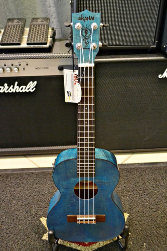 Ukulele Akahai Kfb 26e Tenor Eletrico Flamed Blue + Nf