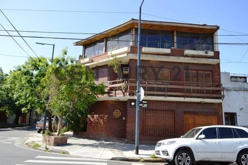 Imagen 4 de 15 de Oportunidad !!! Venta Casa 4 Amb Pompeya Quincho Garage