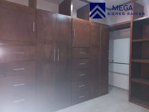 Casa En Venta En Fracc. Los Nogales Residencial Durango