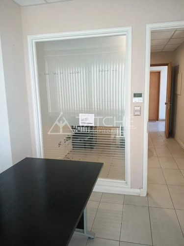 Oficina En Edificio Plaza Oriente, Excelente Ubicación Talca