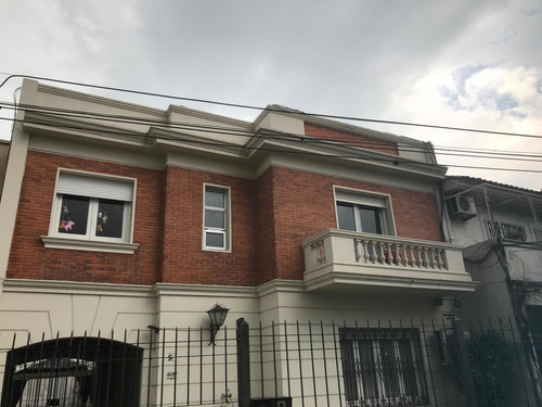 Ph De Altos En Prado Con Patio Y Parrillero. Buen Estado