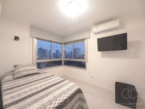 Imagen 17 de 27 de Vende Apartamento De 2 Dormitorios Y Medio En Chiverta, Reciclado Completo. Punta Del Este