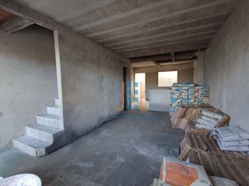 Sobrado Com Três Quartos Ampla Sala E Cozinha Prox. Ao Corpo De Bombeiros Do Sitio Cercado - So1233