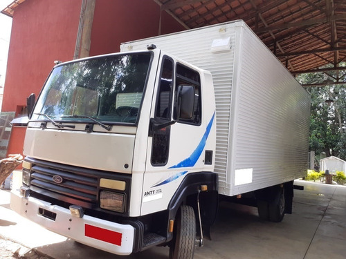 Imagem 2 de 4 de Ford Cargo 814 Baú