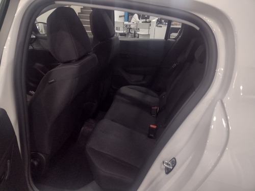 Imagen 16 de 17 de Peugeot 208 New Like 1.2