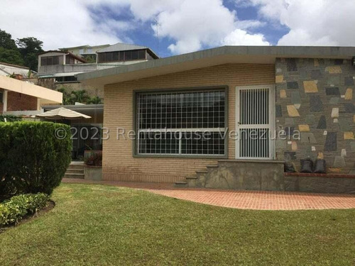 Casa En Venta En Prados Del Este En Calle Cerrada Con Vigilancia 24-11382