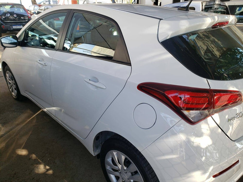 Imagem 2 de 15 de Hyundai Hb20 1.6 Comfort Plus 16v Flex 4p Automático