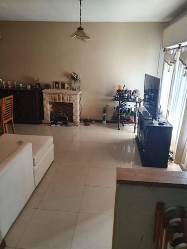 Venta Casa 3 Dormitorios Con Casa 2 Dormitorios En Fondo De Terreno - Granadero Baigorria