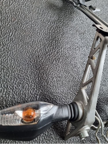 Imagen 2 de 5 de Soporte Patente Bajaj Rouser Ns 200 Completo