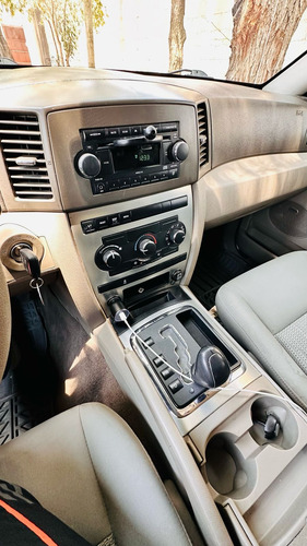 Jeep Grand Cherokee 3.7 Laredo V6 4x2