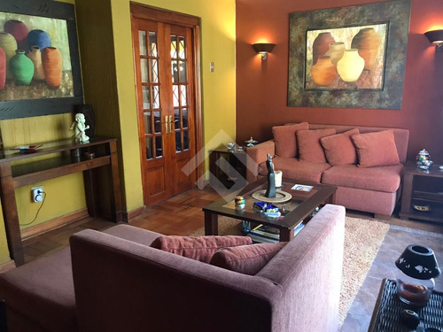 Casa En Venta De 5 Dorm. En Ñuñoa