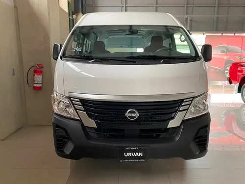 Nissan Urvan 2.5 Panel Amplia Aa Mt
