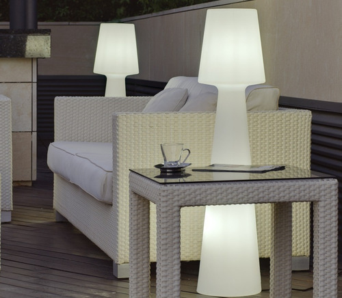 Lámpara Exterior Minimalista De Pie Lola 110 Led Resistente