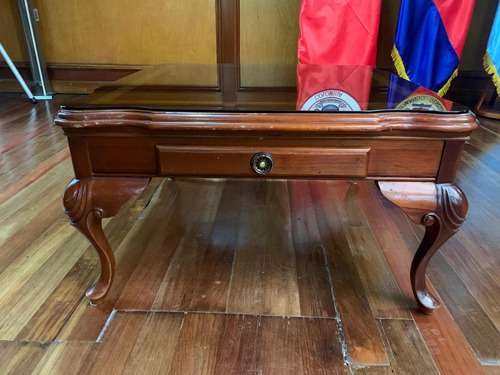 Mesa De Centro Isabelina, En Madera Con Incrustaciones