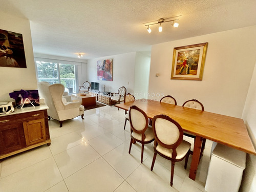 Apartamento Moderno De 3 Dormitorios , Summer Tower. Oportunidad