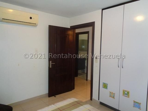Imagen 13 de 30 de Apartamento En Venta En Lara Palace Oeste De Barquisimeto Lara 0-4-2-4-5-9-3-7-5-4-2 Rent-a-house Mls Centro Occidente Código: 22-1736, El Conjunto Posee Piscina, Parque Recreacional, Vigilancia