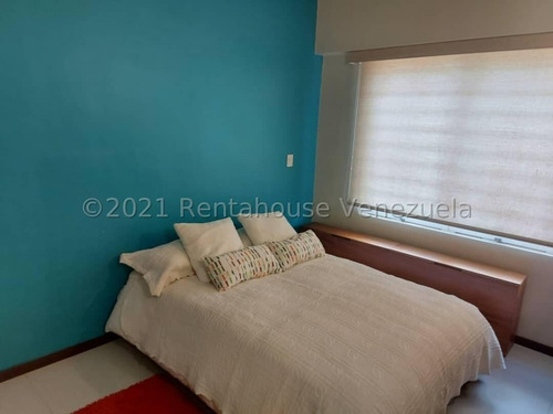 Imagen 12 de 30 de En Exclusivo Conjunto Muy Cerca De Farmatodo El Hatillo, Con Bellas Áreas Sociales, Jardín Privado, Hermosos Towhouse