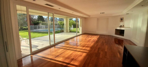 Imagen 15 de 30 de Impactante Casa En Alquiler Ayres Del Pilar Con 5 Dormitorios Y Excelente Diseño