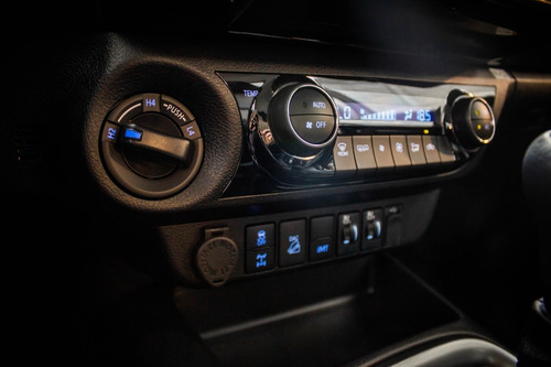 Imagen 9 de 22 de Toyota Hilux Srx 2.8 Tdi 4x4 0km 2022