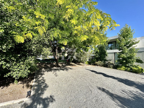 Casa En Venta De 3 Dorm.piedra Roja,chicureo,colina