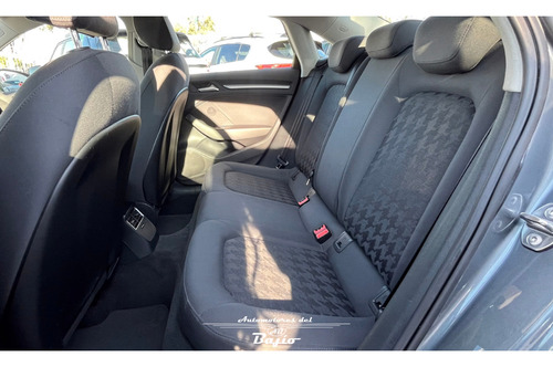 Audi A3 1.8 Sedán Ambiente At