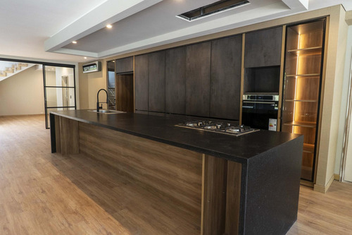 Casa En Castores Con El Mejor Acceso A Guardia Y Club House!